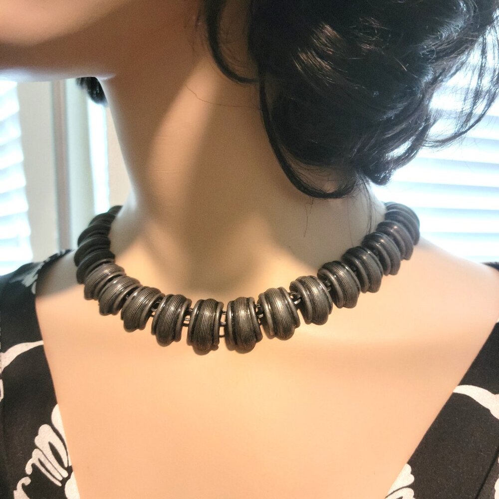 Rare Antiqued color Choker Interesting design 1970s Unsigned and Articulated 19"